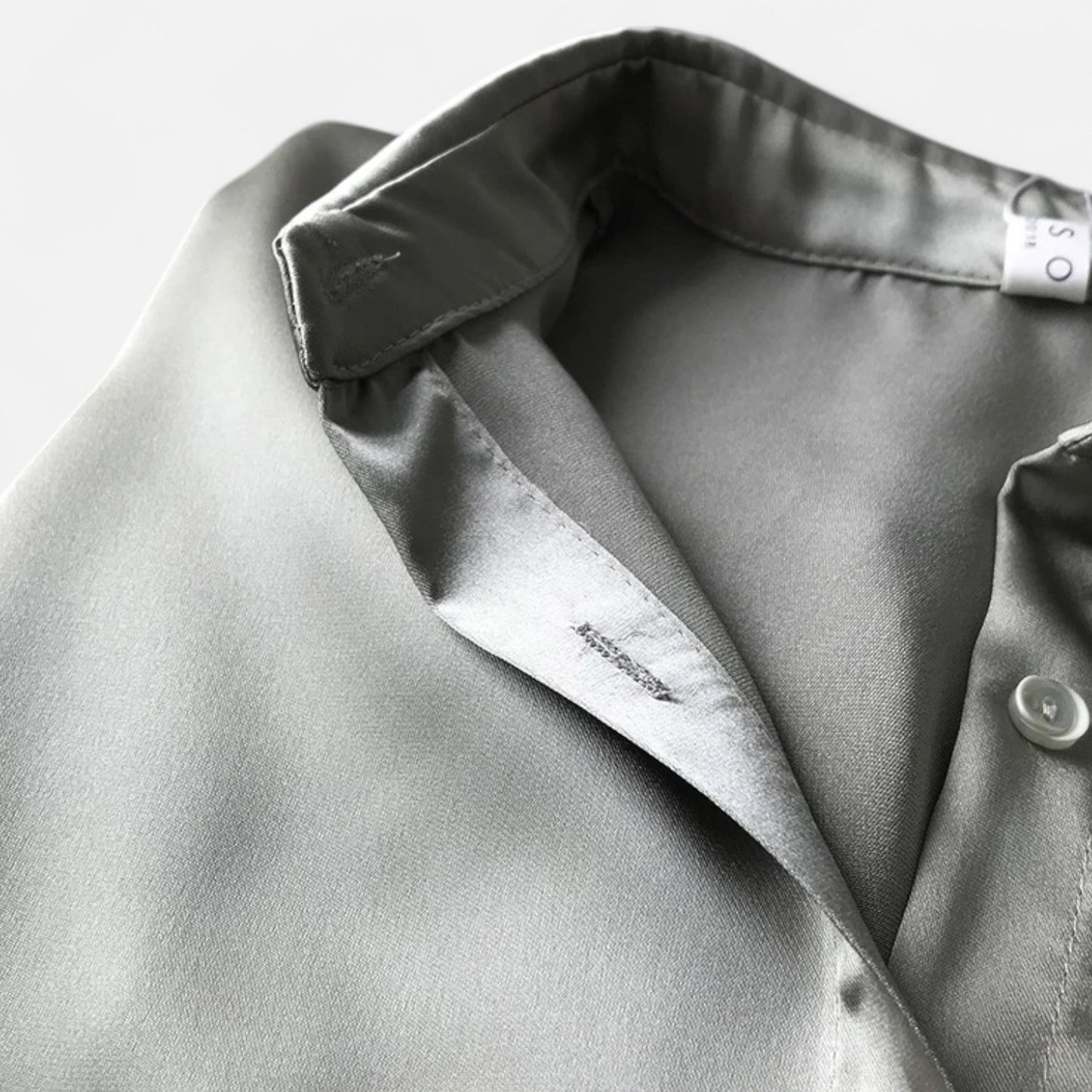 Élané | Haut Femme à Manches Longues en Satin – Élégance Classique, Polyvalence Moderne