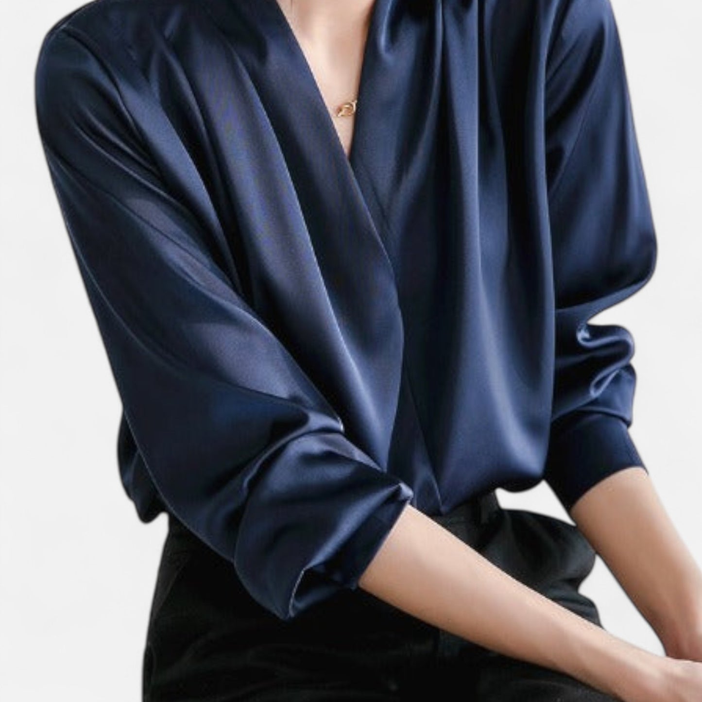 Élané | Blouse Croisée Élégante en Satin pour Femme – Raffinement Moderne, Polyvalence Intemporelle