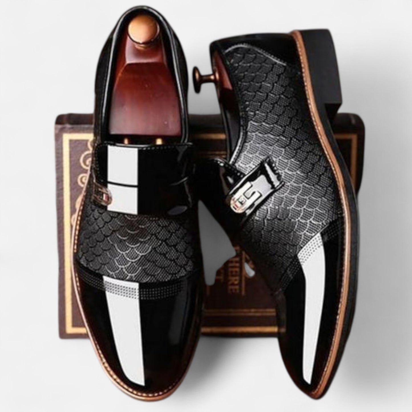 Élané | Chaussures Homme Brillantes à Boucle Classique – Élégance Formelle, Finition Luxueuse